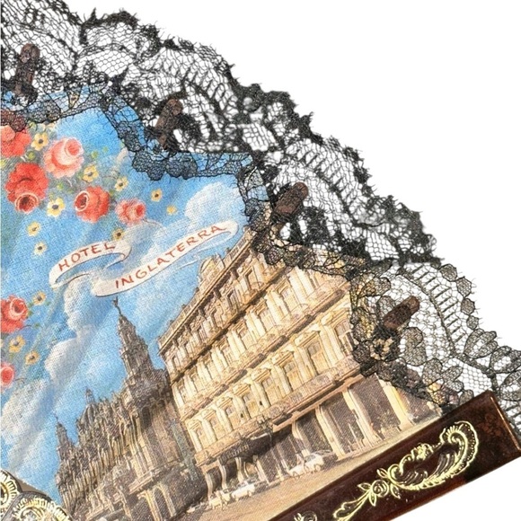 Authentic Cuban Folding hand fan with lace and Hotel Decor Design - Picture 3 of 10